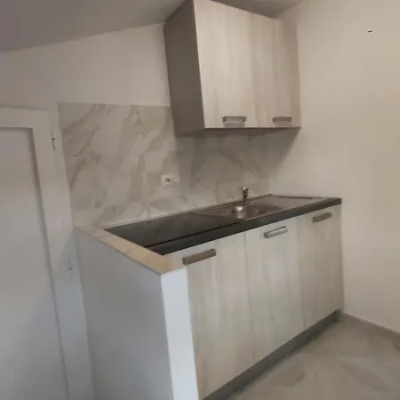 Giali House أغروبولي